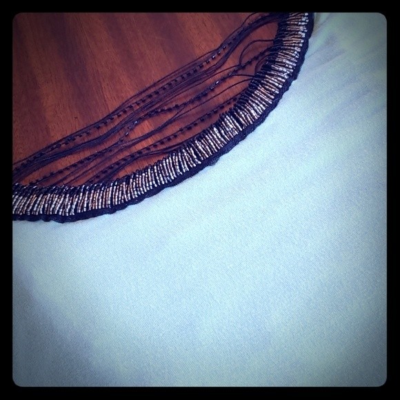 Buckle boutique Mint Green Blouse with Accent Beading Cut-out Back Soft S NWT7 - Picture 2 of 8